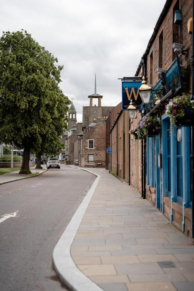 Ness Riverfront Holiday Home - City Centre Inverness Exterior foto